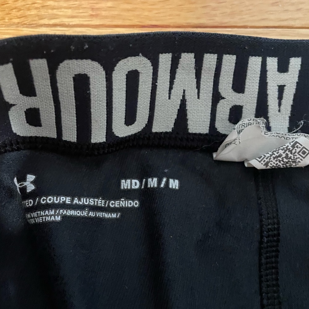 Under Armour, size M, good quality, comfortable
